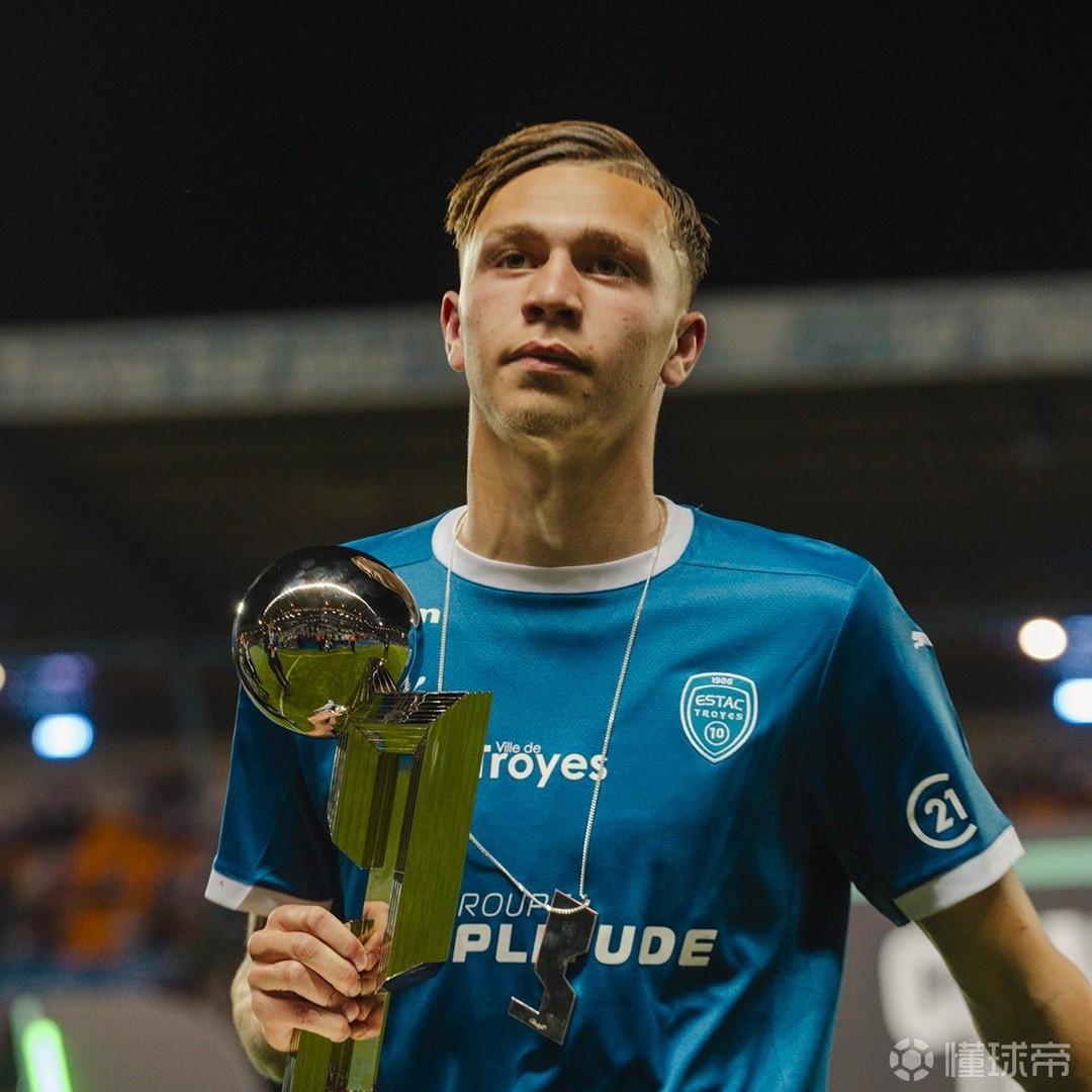特鲁瓦官方：19岁青训前锋德图尔贝加盟曼城